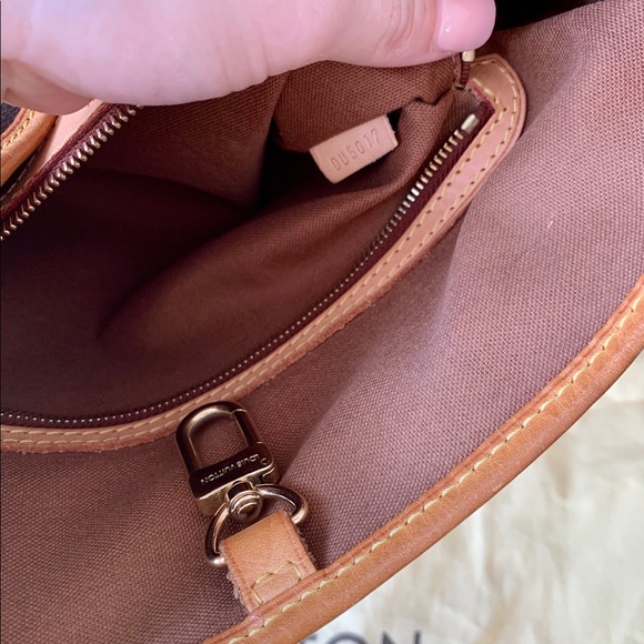 ‼️SOLD‼️Louis Vuitton Batignolles - Picture 3 of 8